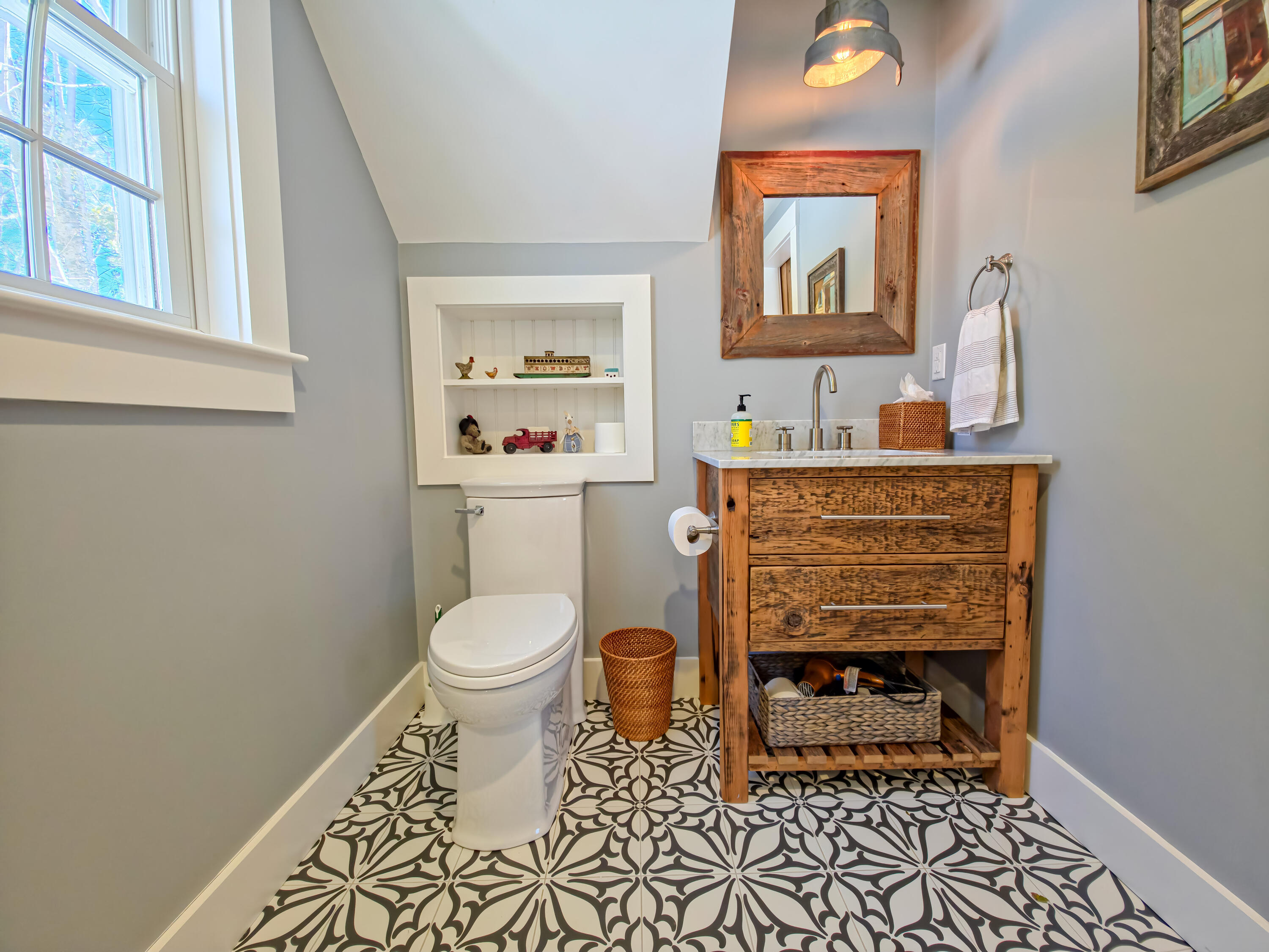 552 Main Street Cotuit, MA 02635 - Photo 56 of 76 Guest Quarters-Bathroom