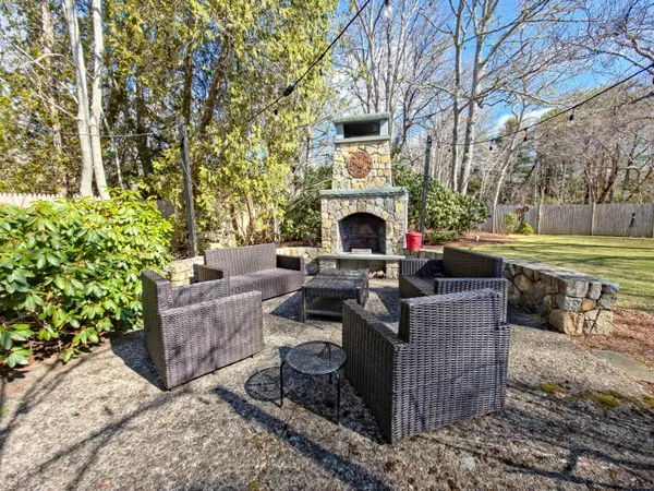 $1,995,000 | 552 Main Street, Cotuit, MA 02635
