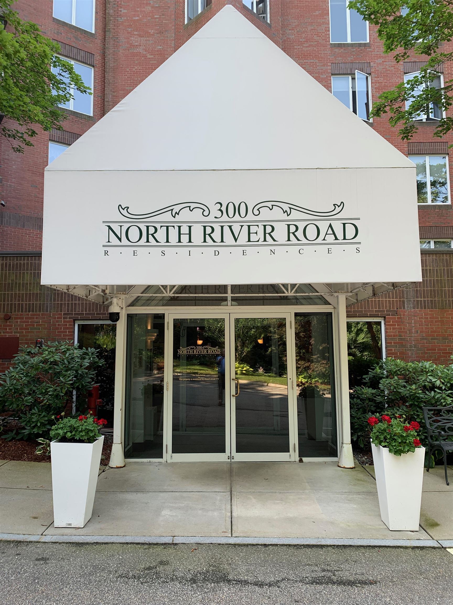 300 River Road, Unit 407 Manchester, NH 03104 - Photo 2 of 33 Gallery Image 2