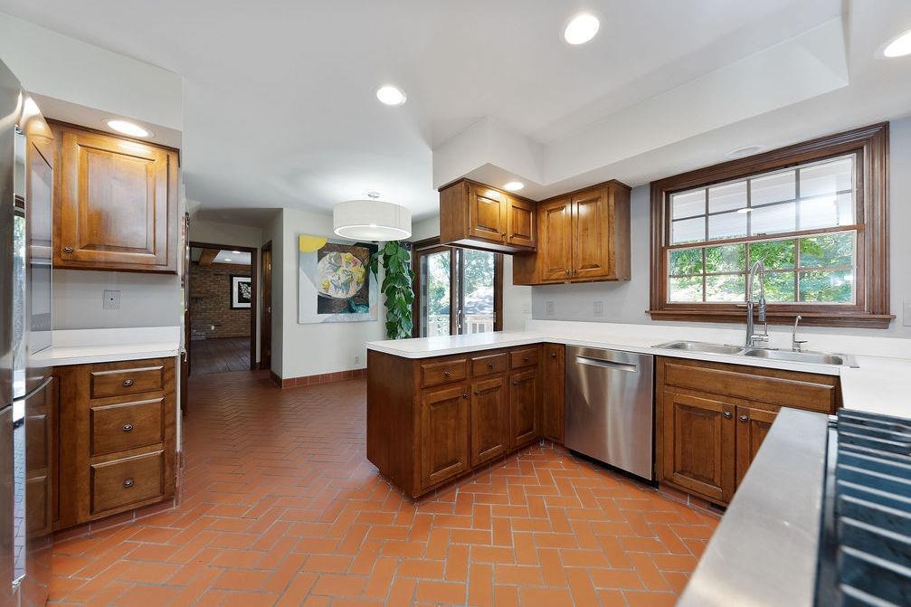 5871 Ropes Drive Cincinnati, OH 45244 - Photo 16 of 48 Gallery Image 16