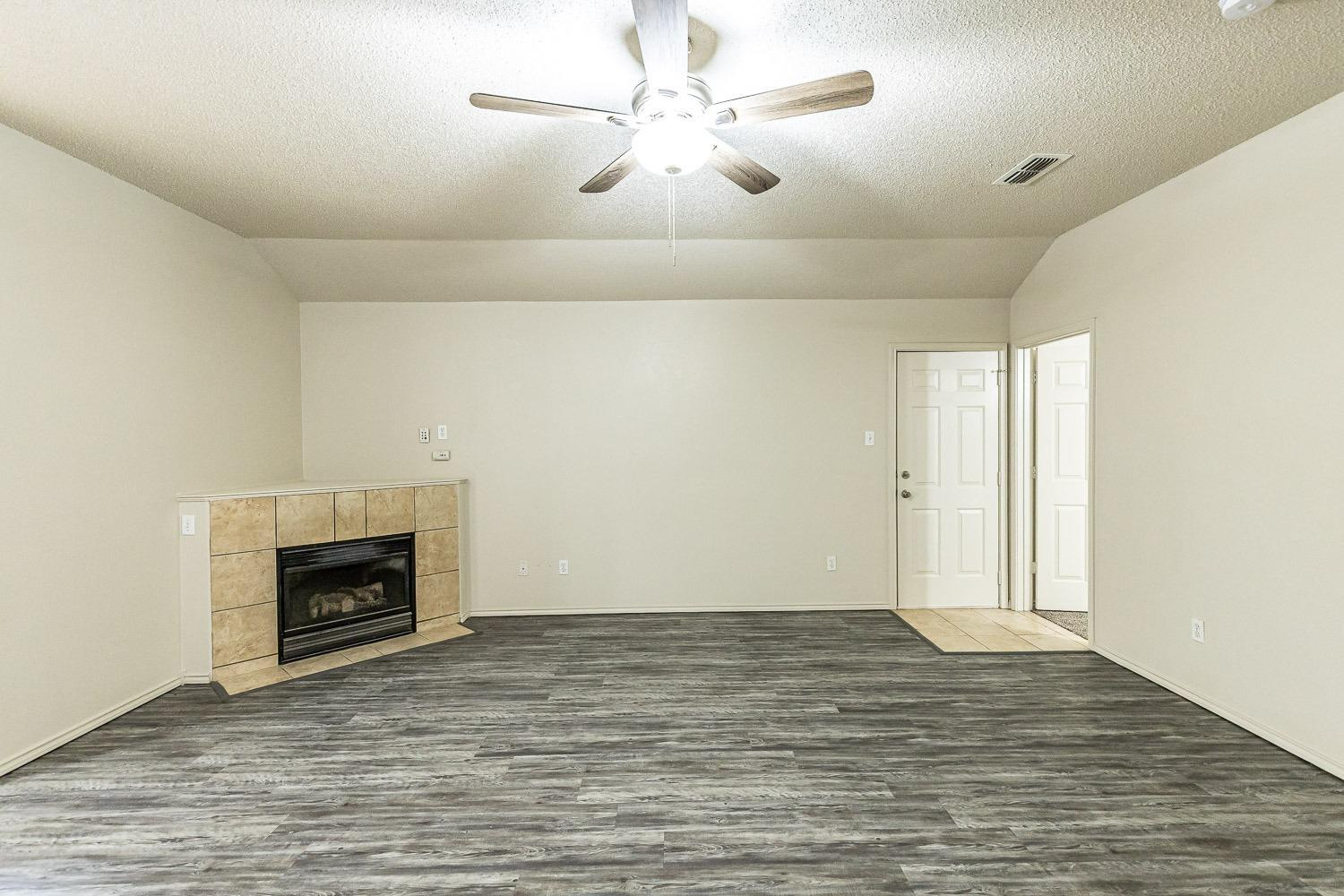 5812 96th Street, Unit B Lubbock, TX 79424 - Photo 7 of 33 Photo 7