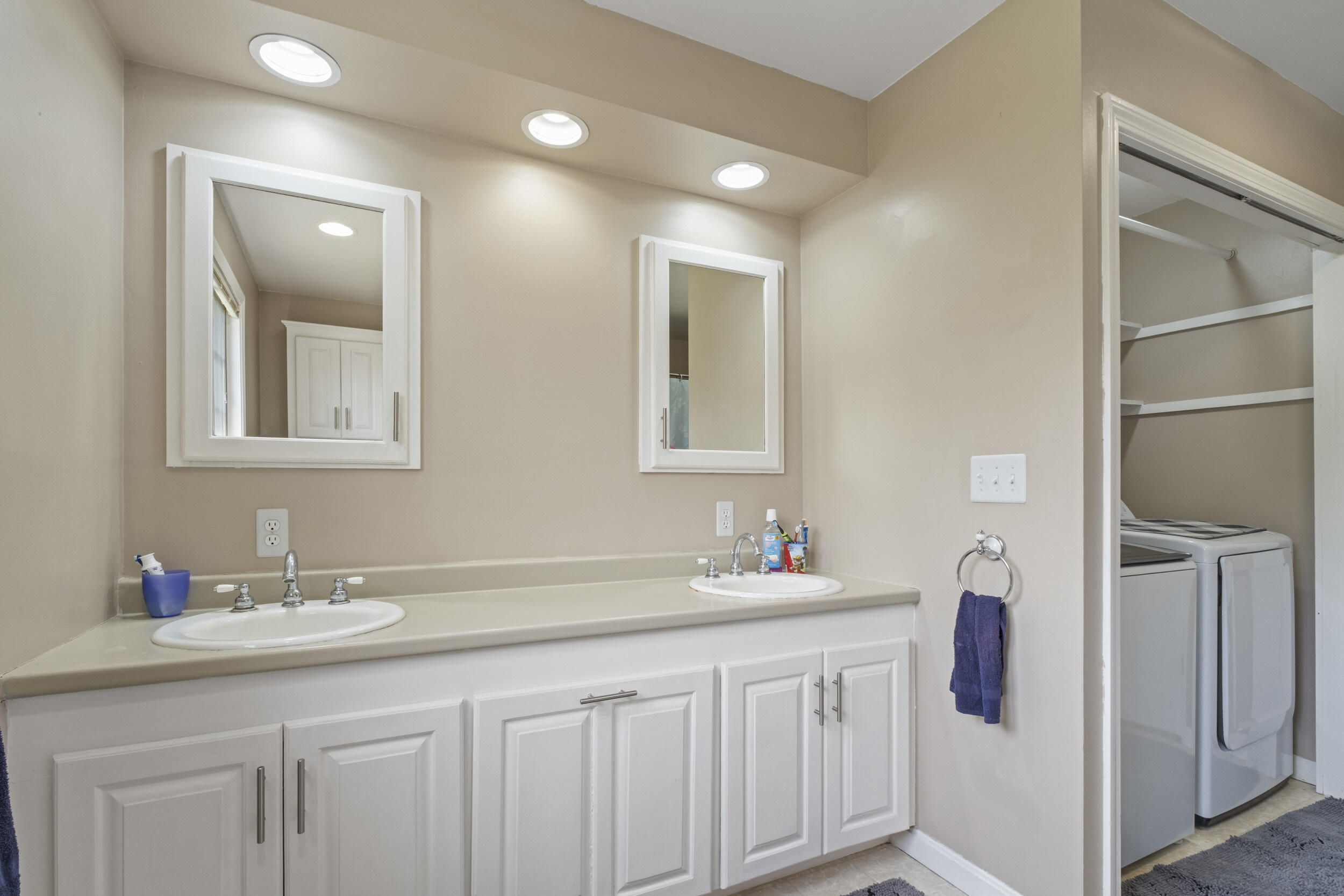 446 Eastern Avenue Augusta, ME 04330 - Photo 26 of 45 446_eastern_ave-interior-14