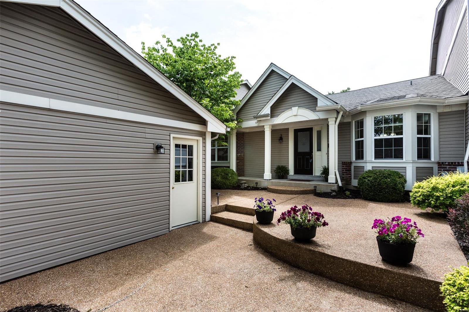 15802 Harris Ridge Court Chesterfield, MO 63017 - Photo 2 of 46 Gallery Image 2