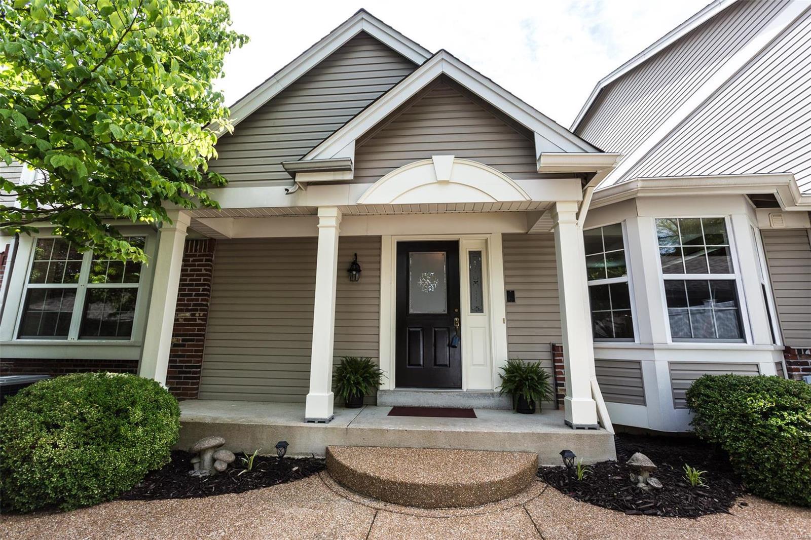 15802 Harris Ridge Court Chesterfield, MO 63017 - Photo 4 of 46 Gallery Image 4