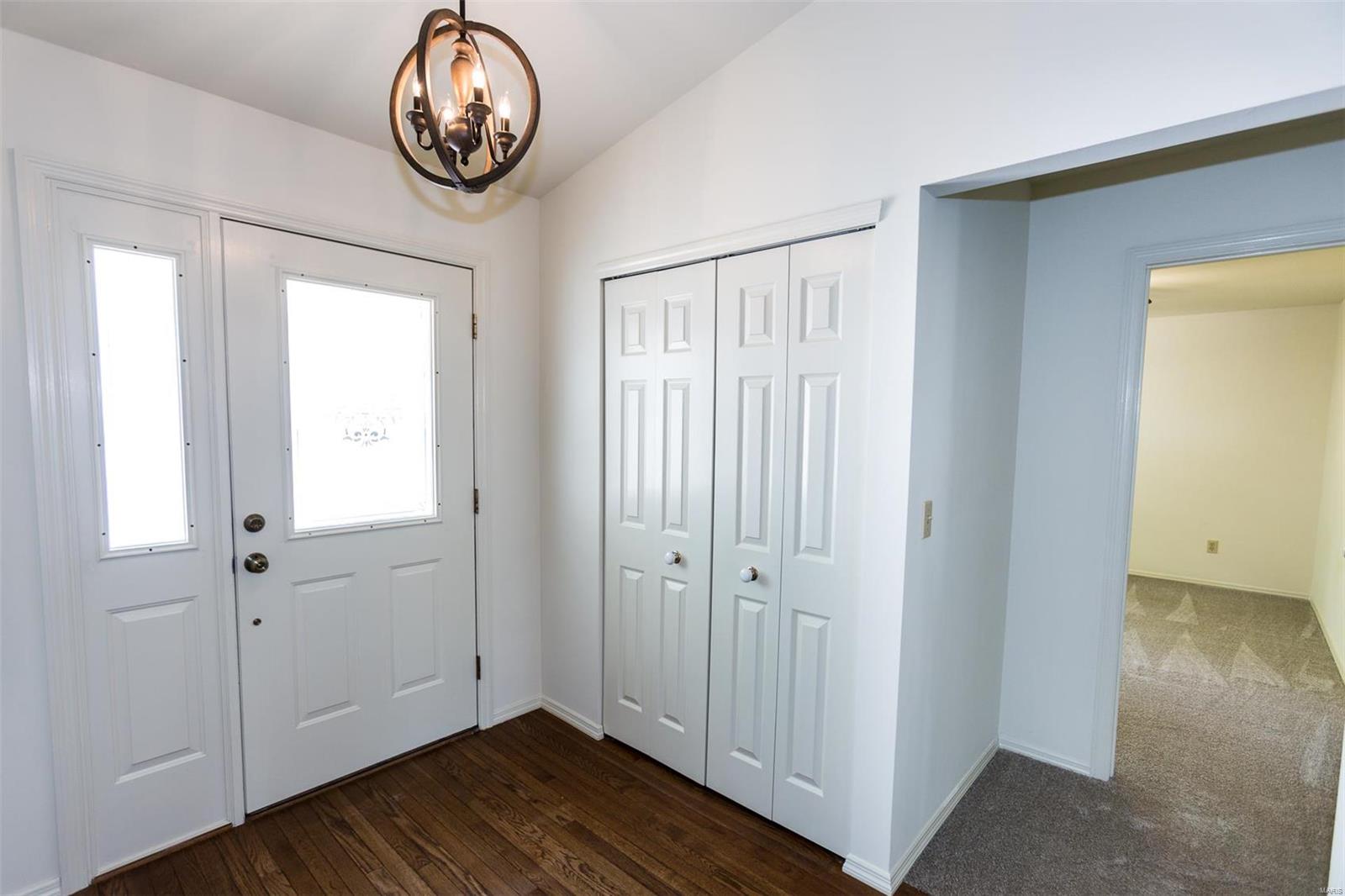 15802 Harris Ridge Court Chesterfield, MO 63017 - Photo 7 of 46 Gallery Image 7