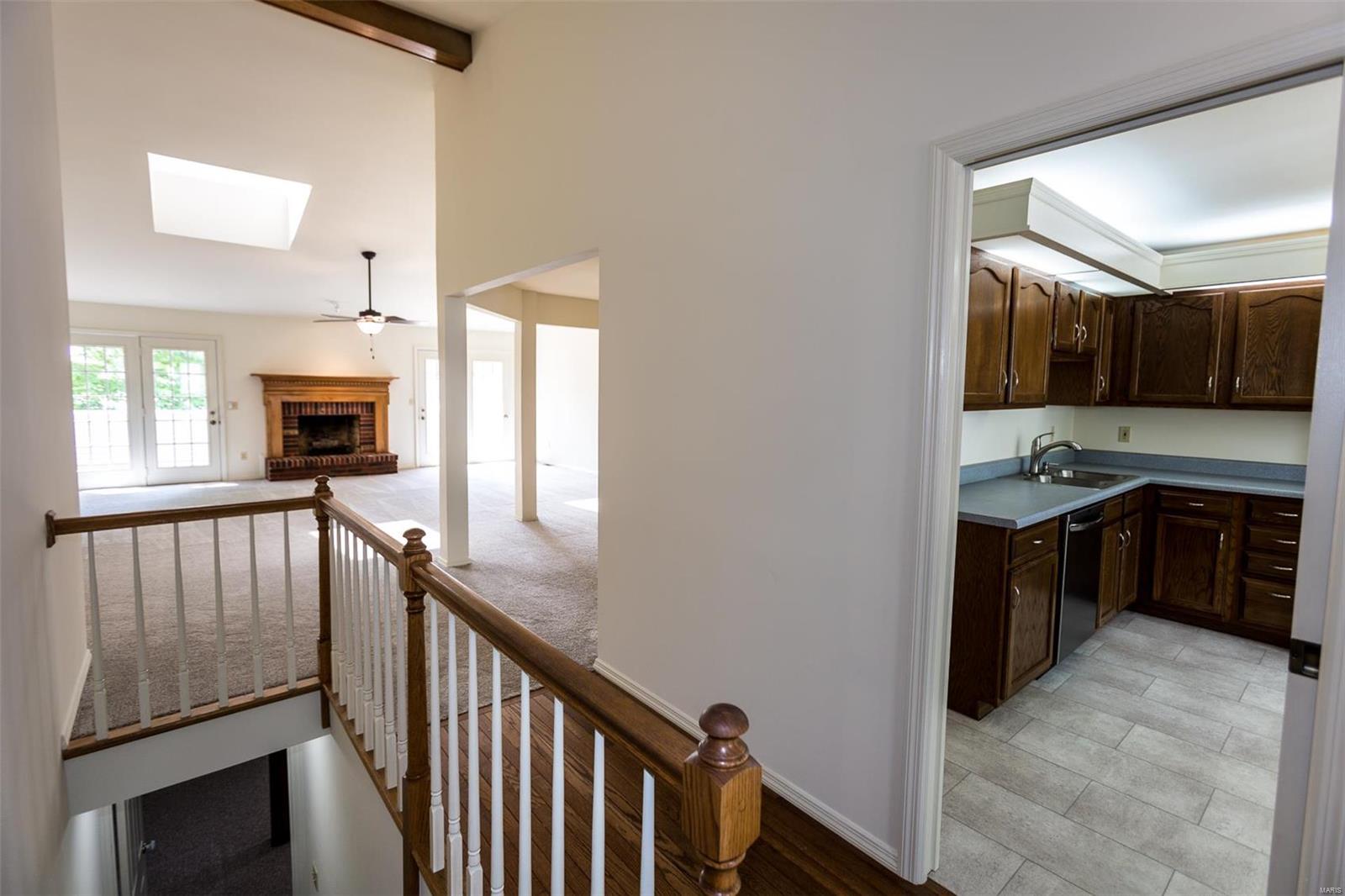 15802 Harris Ridge Court Chesterfield, MO 63017 - Photo 9 of 46 Gallery Image 9