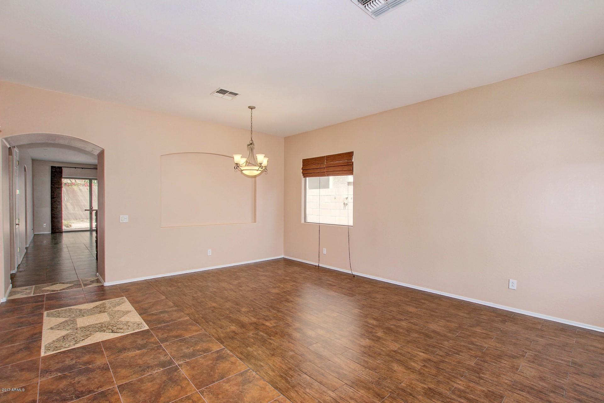 2402 West Apache Rain Road Phoenix, AZ 85085 - Photo 11 of 44 Living Room