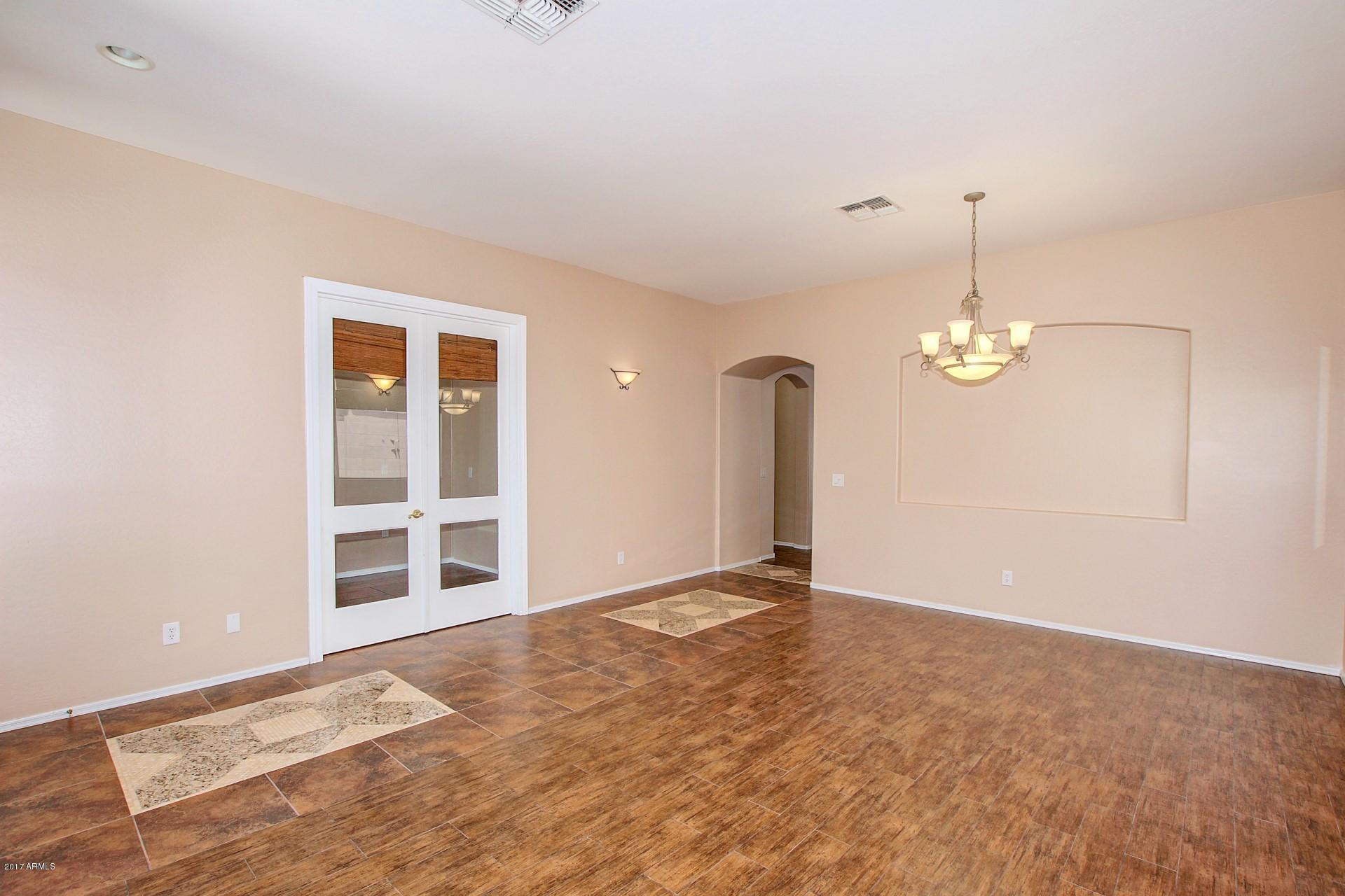 2402 West Apache Rain Road Phoenix, AZ 85085 - Photo 13 of 44 Living Room