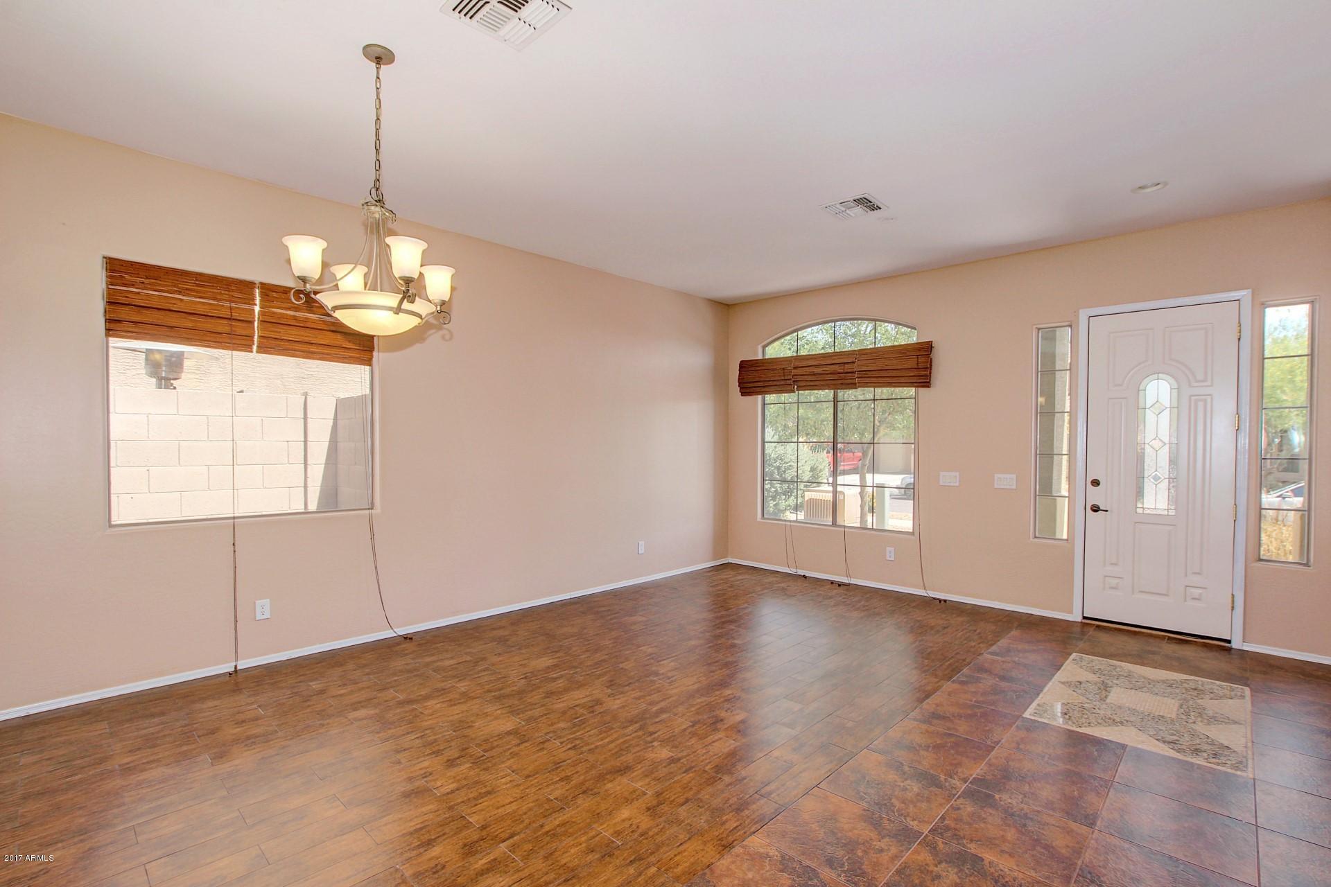 2402 West Apache Rain Road Phoenix, AZ 85085 - Photo 9 of 44 Living Room