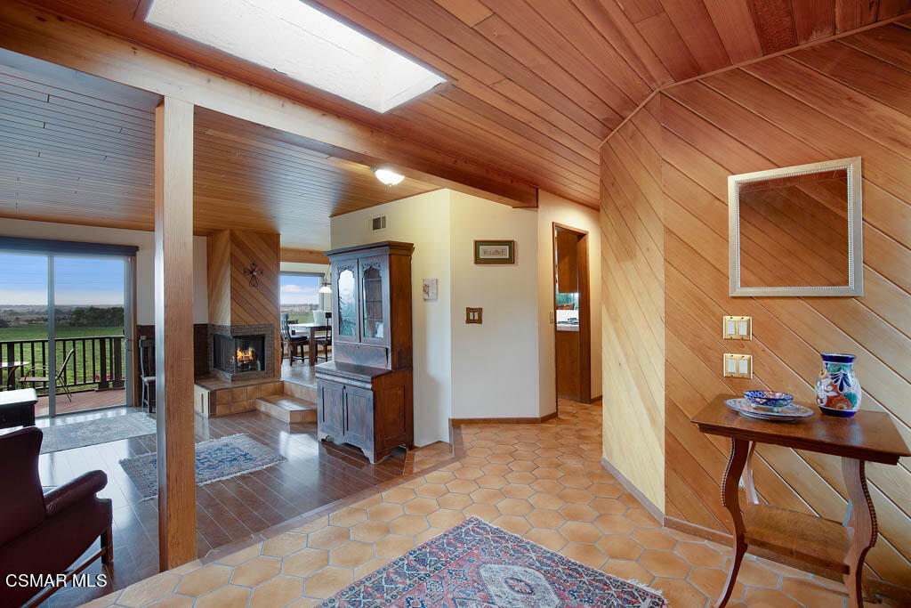 11453 Foothill Road Santa Paula, CA 93060 - Photo 11 of 53 Step-down living room