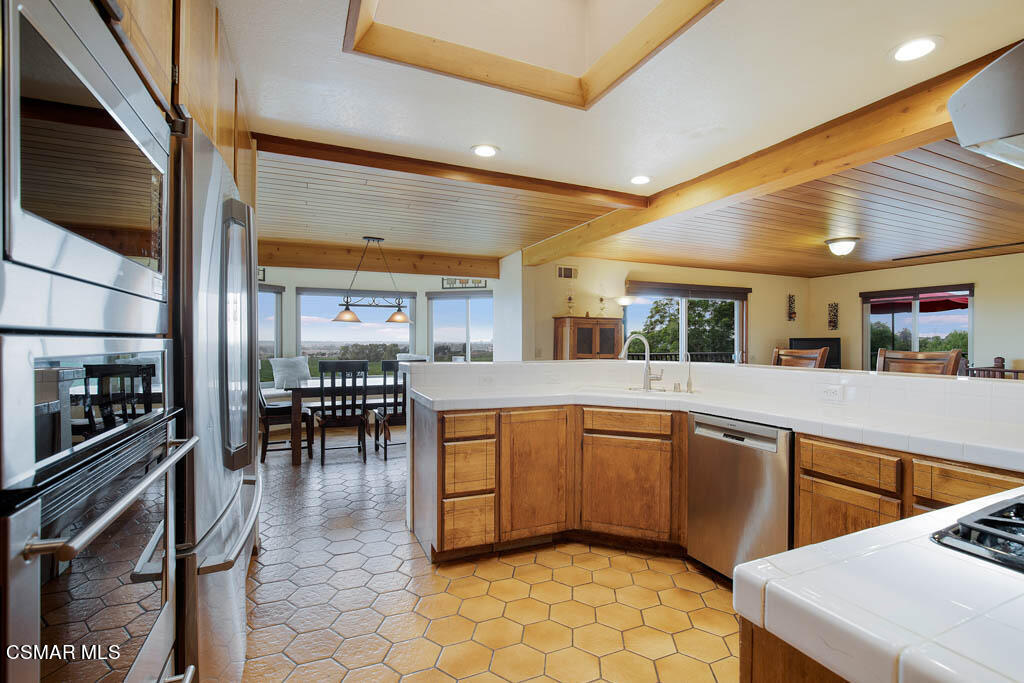 11453 Foothill Road Santa Paula, CA 93060 - Photo 15 of 53 Open kitchen