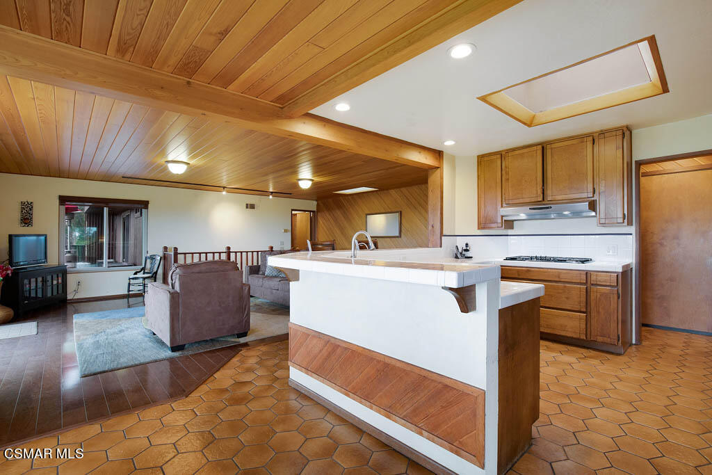 11453 Foothill Road Santa Paula, CA 93060 - Photo 17 of 53 Great room