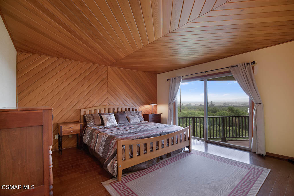 11453 Foothill Road Santa Paula, CA 93060 - Photo 19 of 53 Primary retreat with balcony