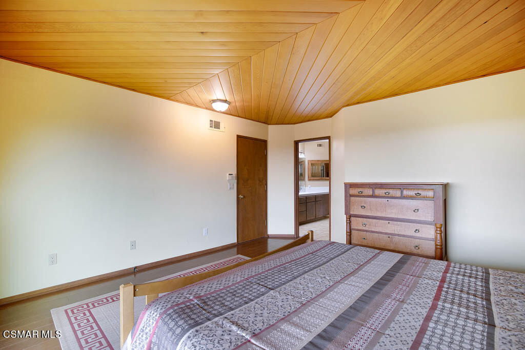 11453 Foothill Road Santa Paula, CA 93060 - Photo 20 of 53 Primary Suite