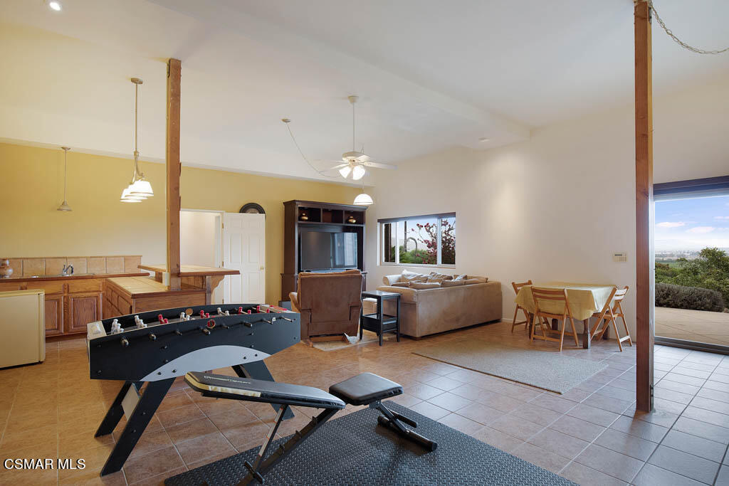 11453 Foothill Road Santa Paula, CA 93060 - Photo 35 of 53 Large bonus room
