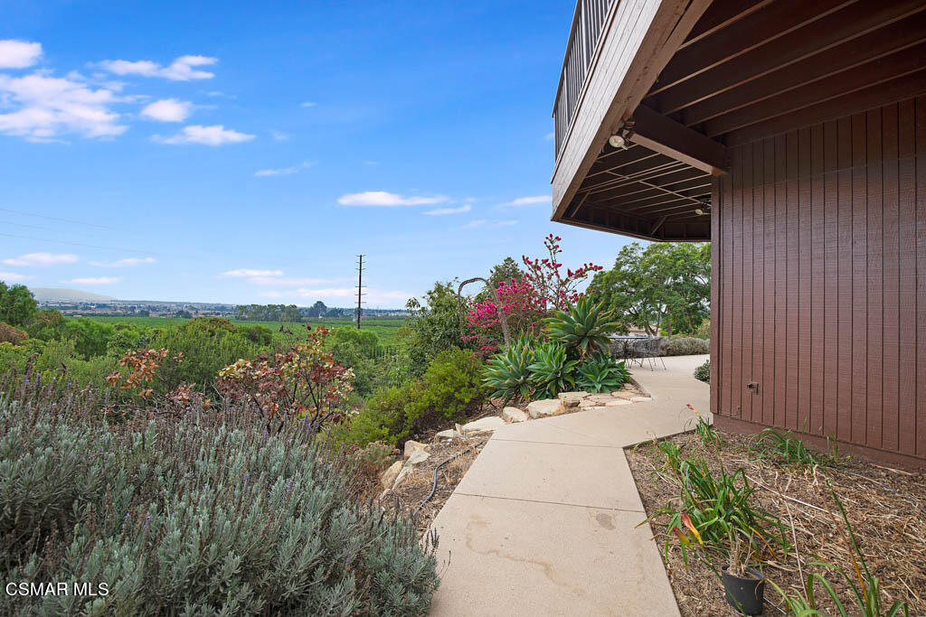 11453 Foothill Road Santa Paula, CA 93060 - Photo 43 of 53 Lower patio