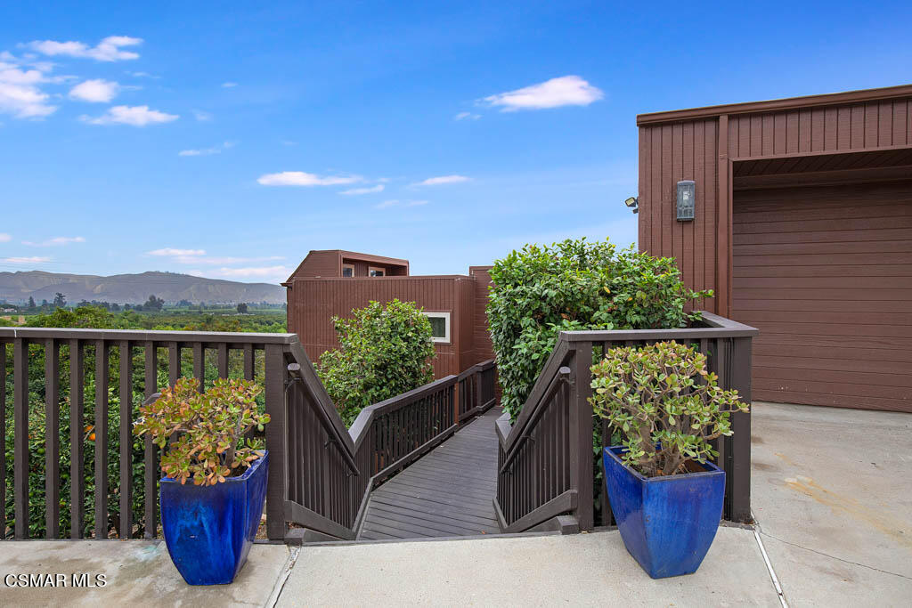 11453 Foothill Road Santa Paula, CA 93060 - Photo 7 of 53 Front entrance