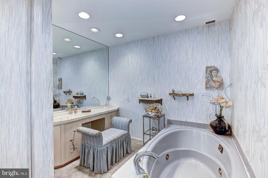9905 Hall Road Potomac, MD 20854 - Photo 11 of 17 Interior (General)