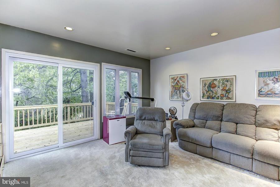9905 Hall Road Potomac, MD 20854 - Photo 12 of 17 Interior (General)