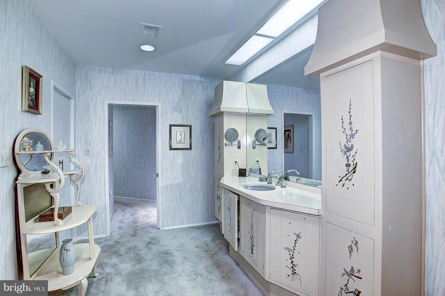 9905 Hall Road Potomac, MD 20854 - Photo 10 of 17 Interior (General)