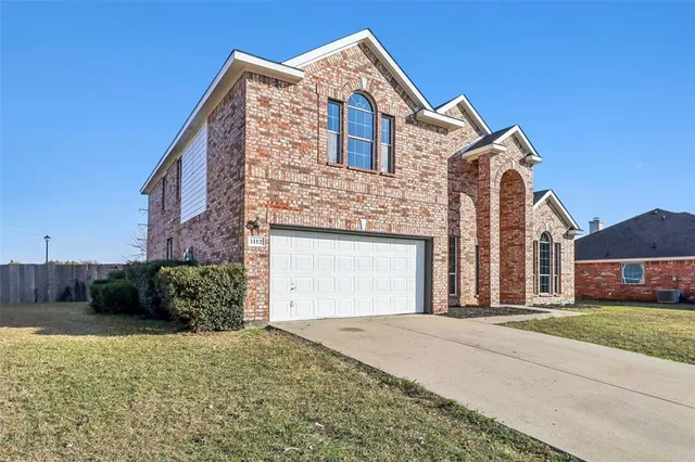 $370,000 | 1112 Meadowlark Lane, DeSoto, TX 75115