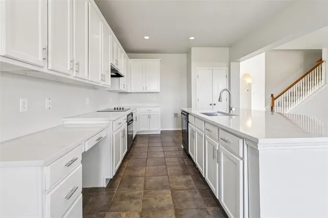 $370,000 | 1112 Meadowlark Lane, DeSoto, TX 75115