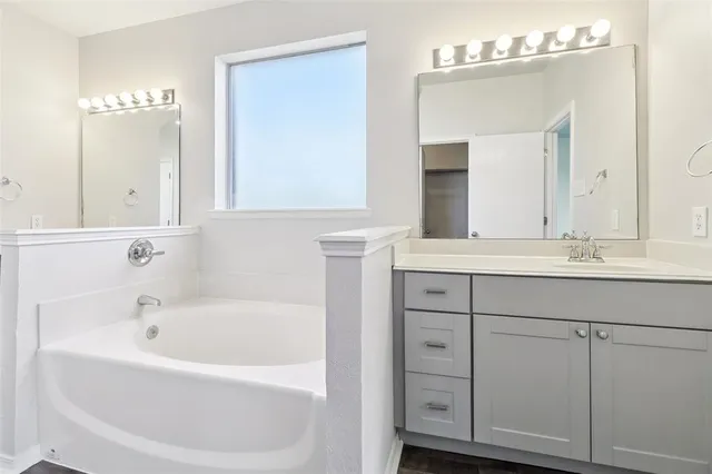 $370,000 | 1112 Meadowlark Lane, DeSoto, TX 75115