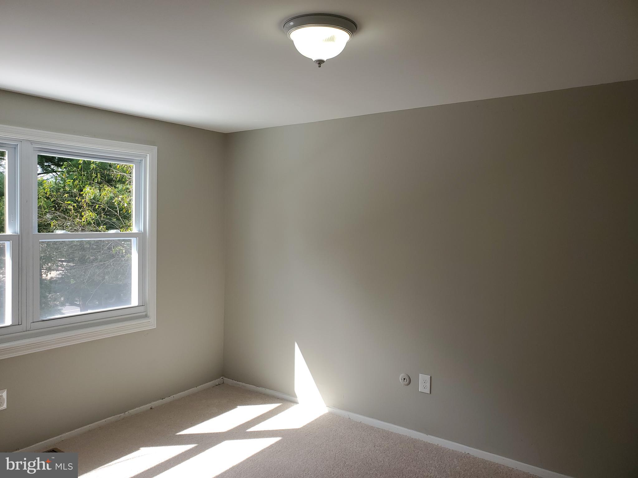 4 Royal Court Willingboro, NJ 08046 - Photo 18 of 27 Gallery Image 18