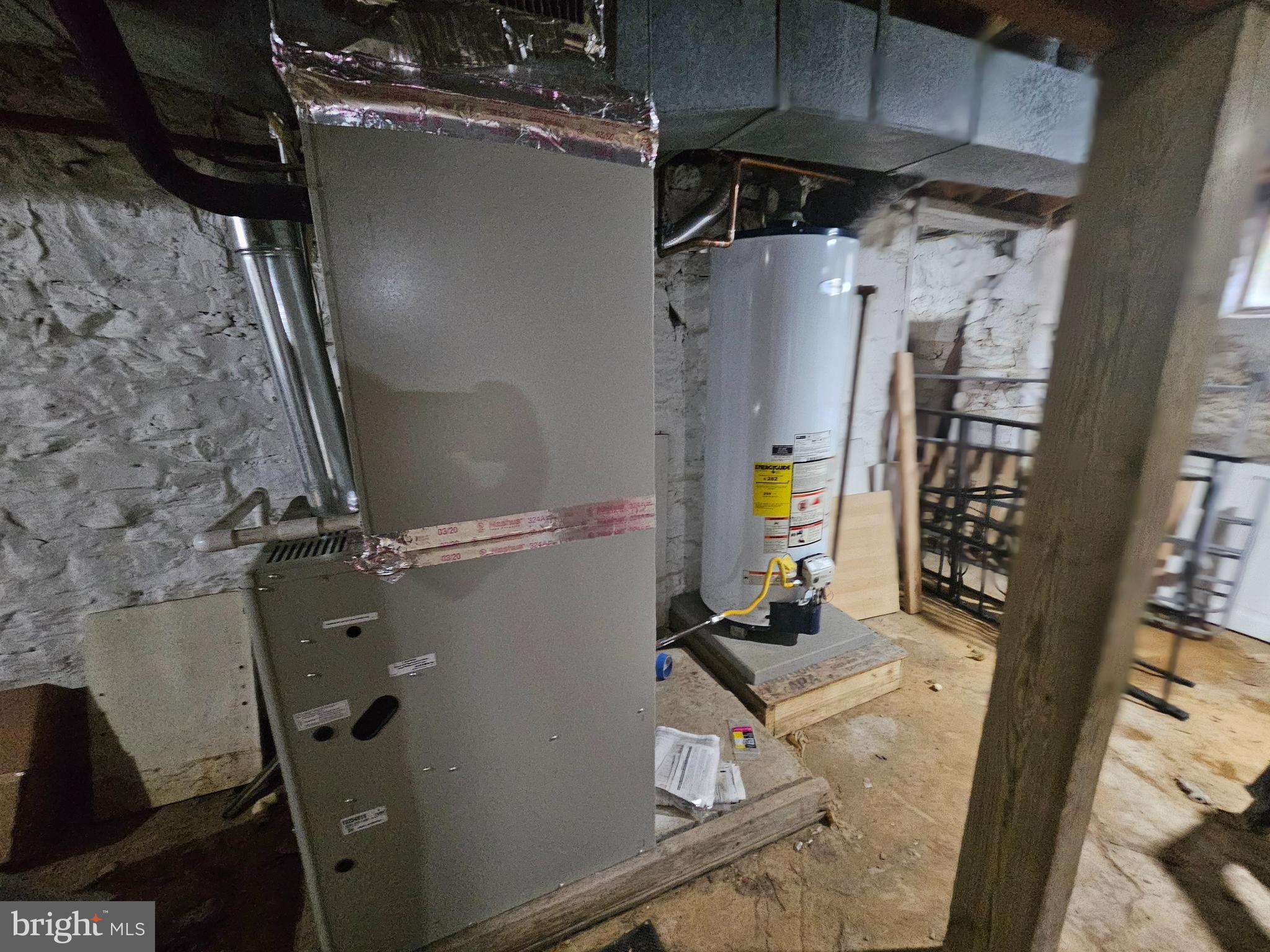 5017 Roland Avenue Baltimore, MD 21210 - Photo 25 of 35 a view of a living room