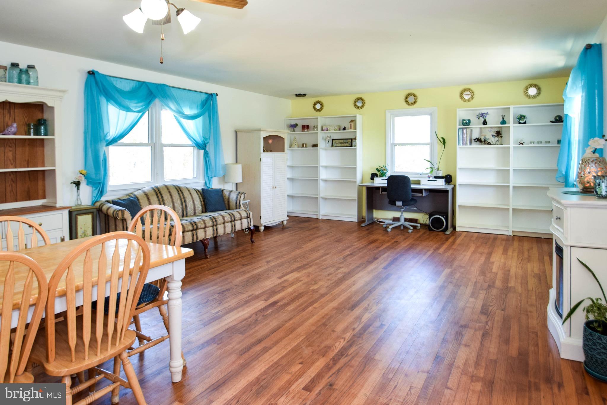4208 Federal Hill Road Street, MD 21154 - Photo 4 of 30 Living/Dining Combo