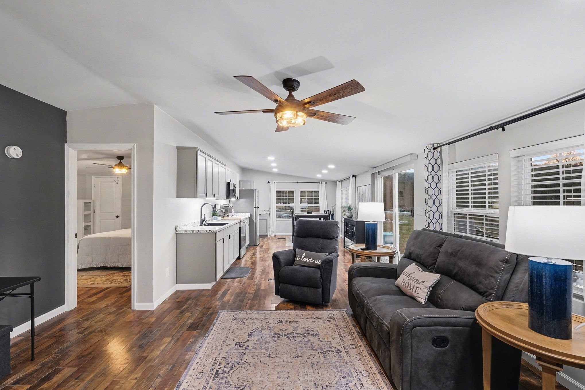 44 Opossum Hollow Road Gordonsville, TN 38563 - Photo 5 of 28 a living room with furniture