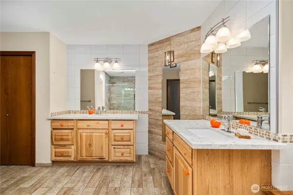 $1,295,000 | 25921 Witte Road Southeast, Maple Valley, WA 98038