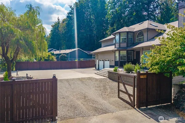 $1,295,000 | 25921 Witte Road Southeast, Maple Valley, WA 98038