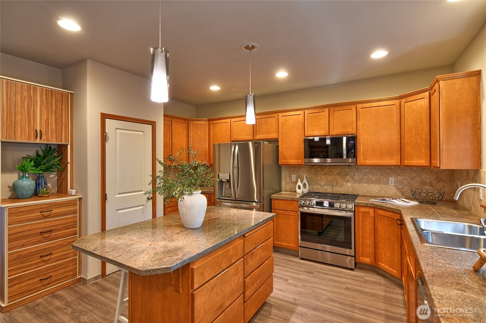 1706 239th Street Southwest Bothell, WA 98021 - Photo 9 of 30 Gallery Image 9