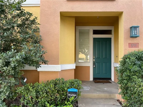 $3,300 | 1711 Reggio Aisle, Irvine, CA 92606