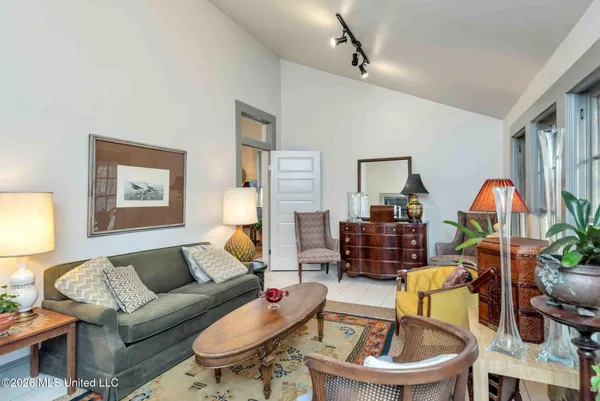 $297,000 | 136 West 5th Street, Hattiesburg, MS 39401