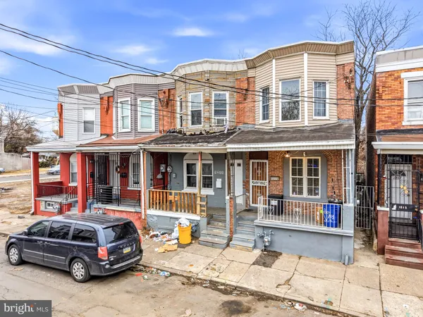a car parked in front of a building