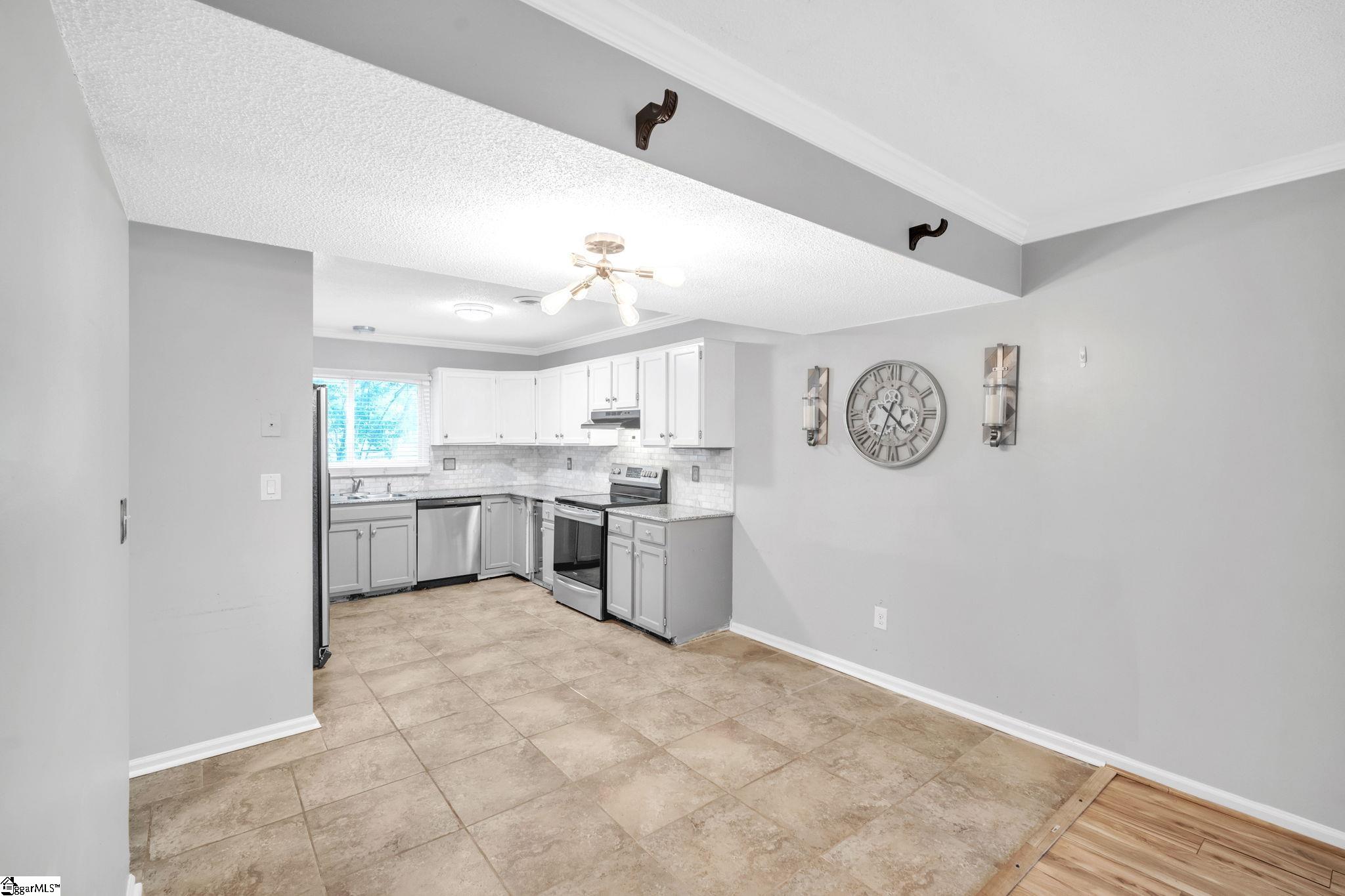 150 Stallings Road, Unit C10 Taylors, SC 29687 - Photo 5 of 31 Gallery Image 5