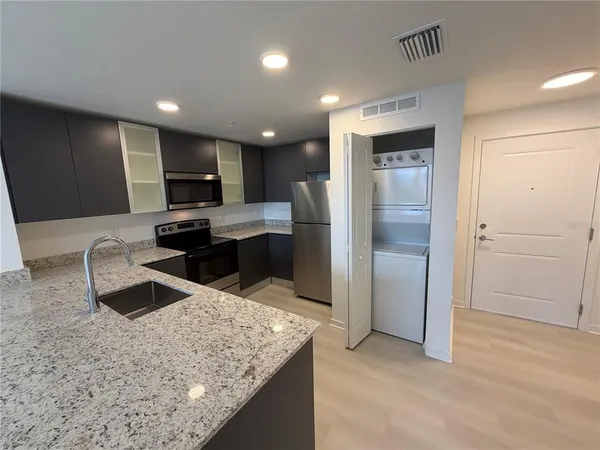 $1,500 | 5587 Millennia Park Drive, Unit 403, Orlando, FL 32839
