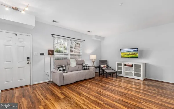 $2,850 | 6809 Stone Maple Terrace, Unit A, Centreville, VA 20121