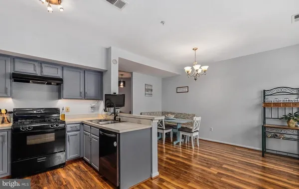 $2,850 | 6809 Stone Maple Terrace, Unit A, Centreville, VA 20121