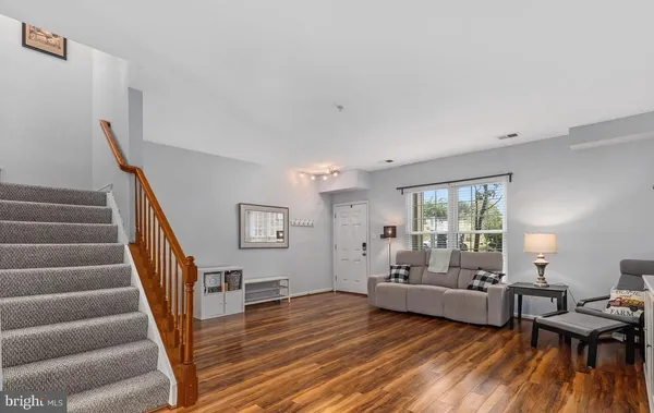 $2,850 | 6809 Stone Maple Terrace, Unit A, Centreville, VA 20121