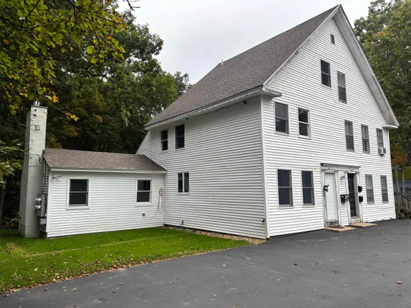$2,500 | 348 North State Street, Concord, NH 03301