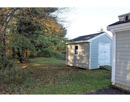 278 New Bedford Road Rochester, MA 02770 - Photo 6 of 23 a view of a back yard of the house
