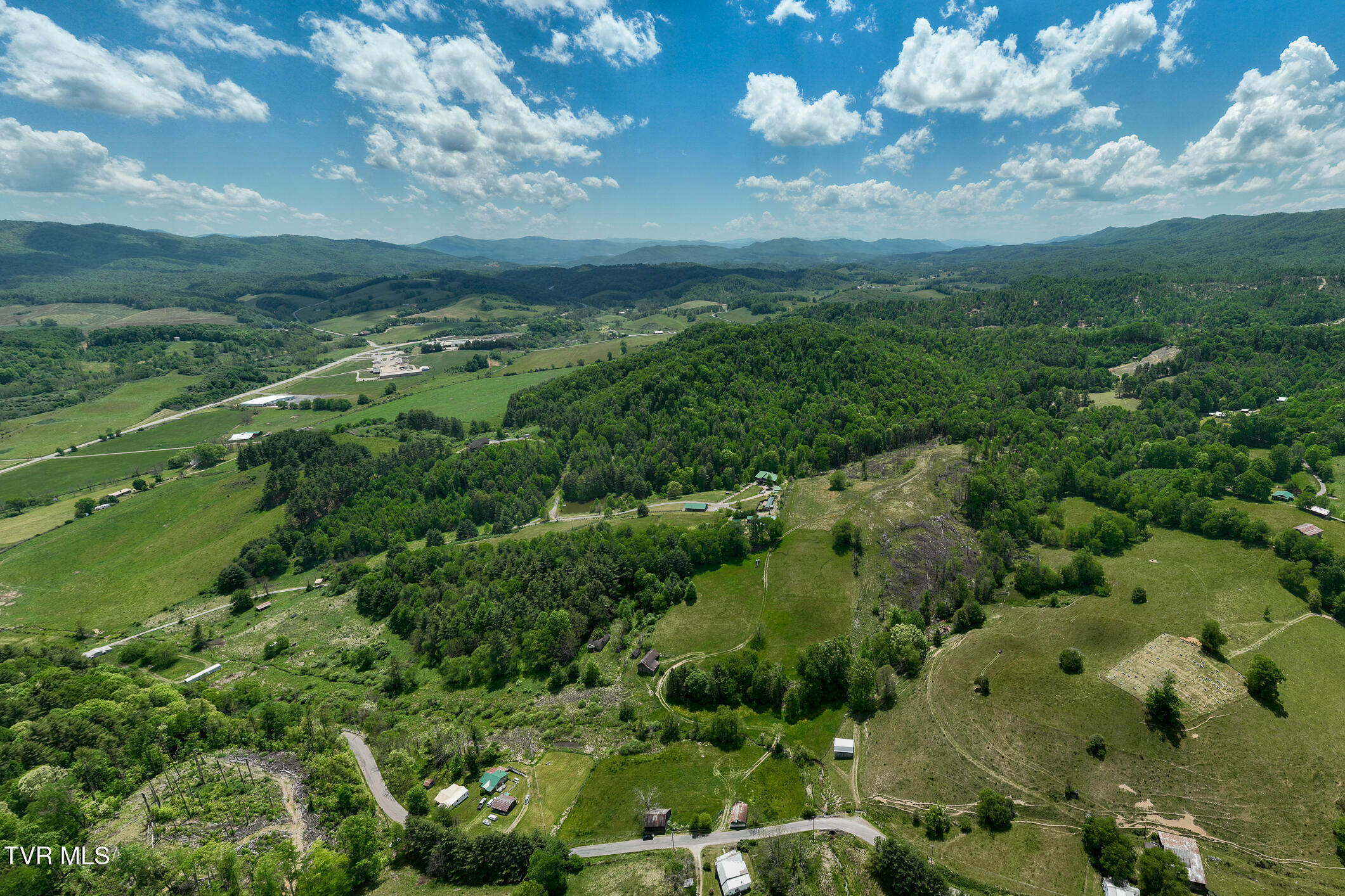 2 Rd Mountain Mountain City, TN 37683 - Photo 14 of 37 TBD Shingletown Rd (14 of 26)