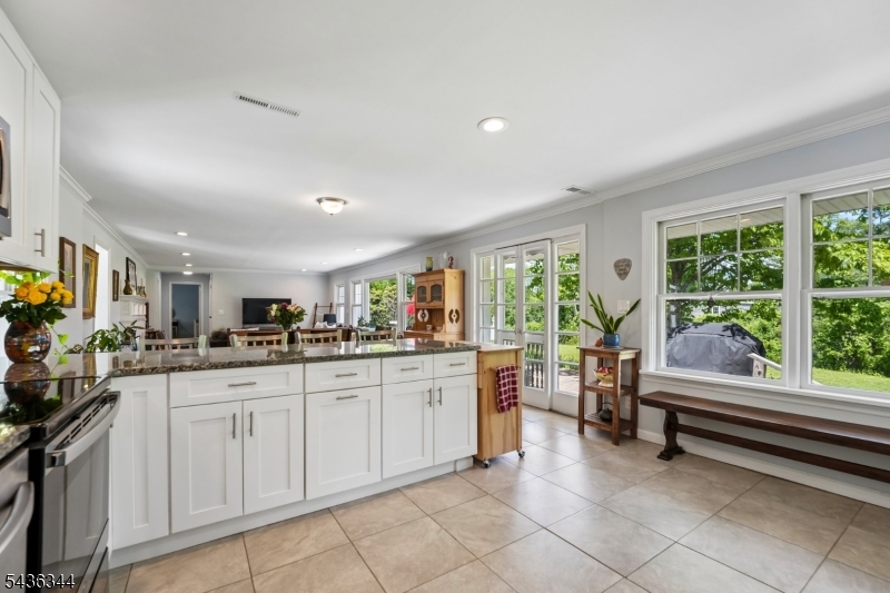 143 Mendham Road Mendham, NJ 07945 - Photo 9 of 27