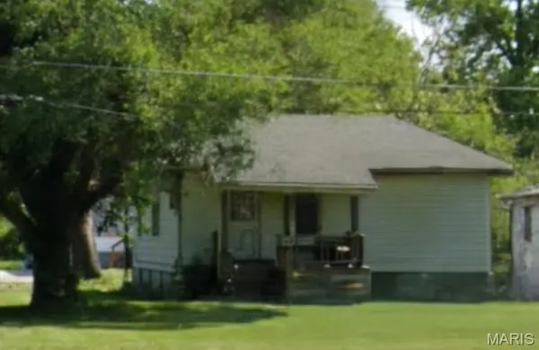 $19,900 | 2406 St Louis Avenue, East St. Louis, IL 62205