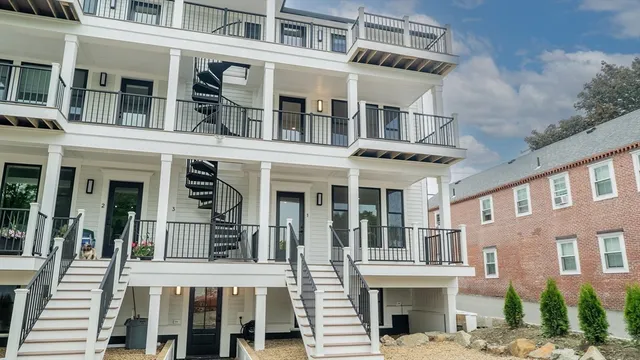 $1,399,900 | 182 Merrimac Street, Unit 1, Newburyport, MA 01950