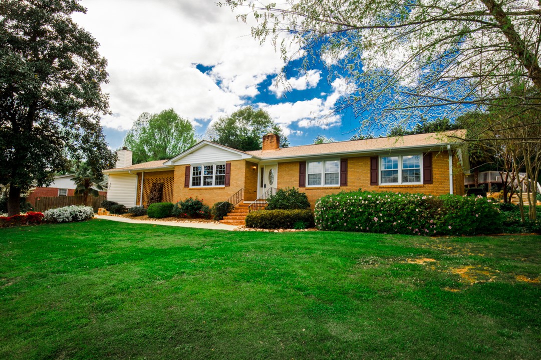 207 Nottingham Way Anderson, SC 29621 - Photo 1 of 39