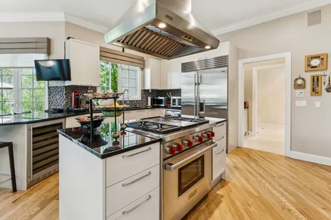 $1,850,000 | 1745 Sundrop Circle, Highland Park, IL 60035